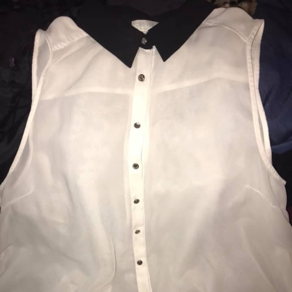 Forever21 plus size white/black collar button 3x